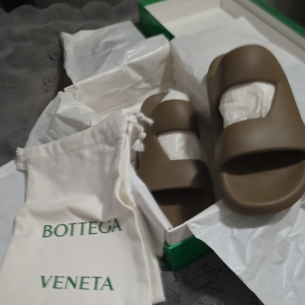 Bottega Veneta Olive Slides